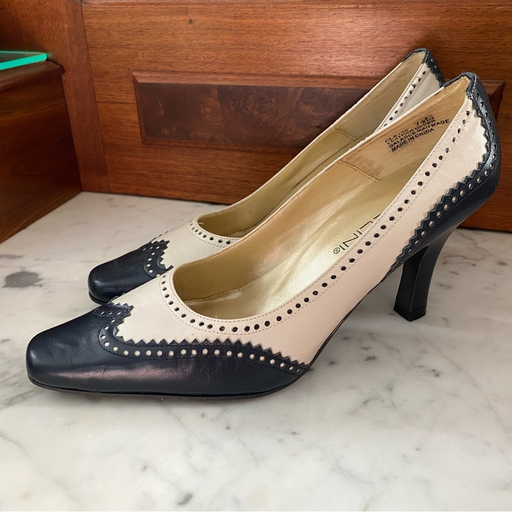Two tone vintage style leather oxford heels